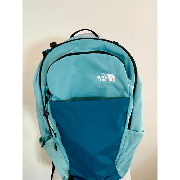 The North Face Basin 18 Backpack Blue Rain Cover Daypack Bag Canvas Hiking Camp - Picture 6 of 16